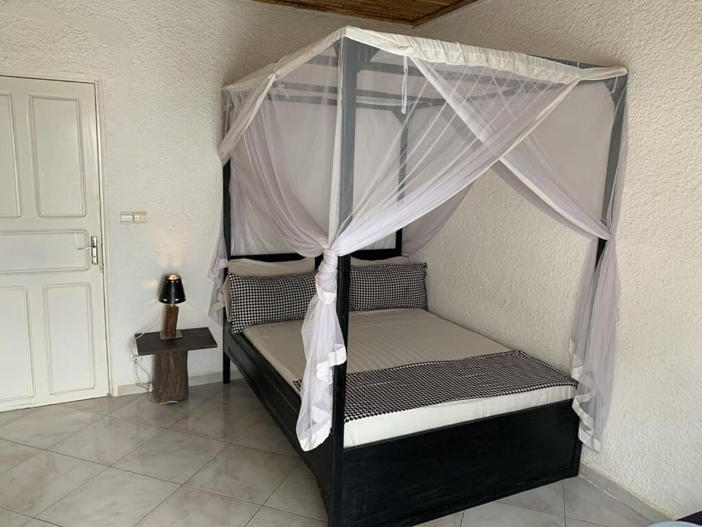 West AFRICAN BEACH Saly Exterior foto